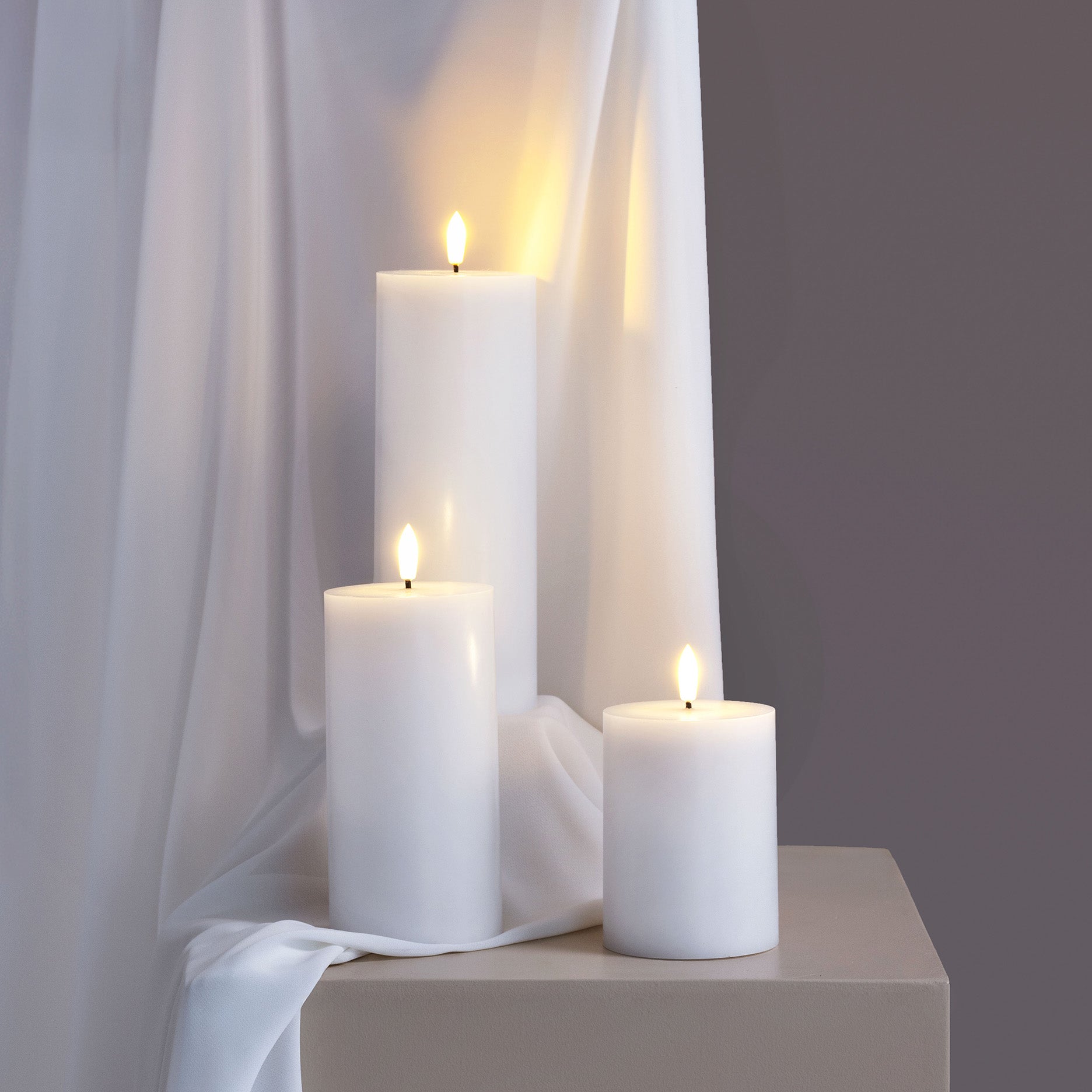 LED pillar candle 7,4x20 cm classic white